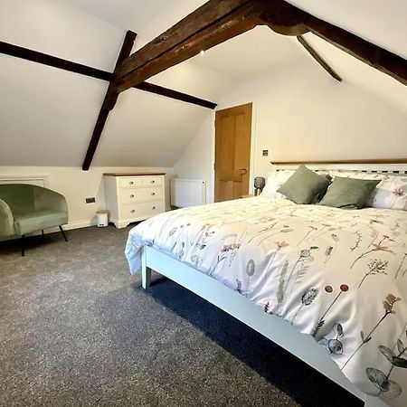 Apt D In Old Grade 2 Converted Farmhouse Market Weighton Exteriör bild