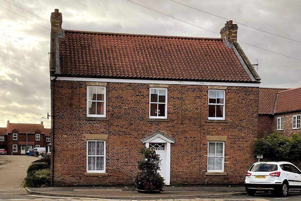 Apt D In Old Grade 2 Converted Farmhouse Market Weighton Exteriör bild